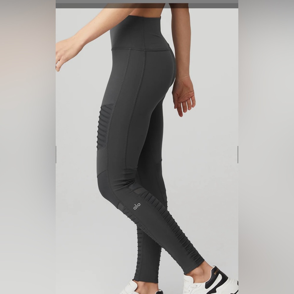 ALO Yoga Dark Gray Leggings